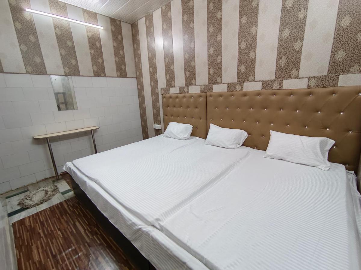 אגרה Hotel India Inn Walking Distance From Taj Mahal-- Rooftop Taj Mahal View מראה חיצוני תמונה