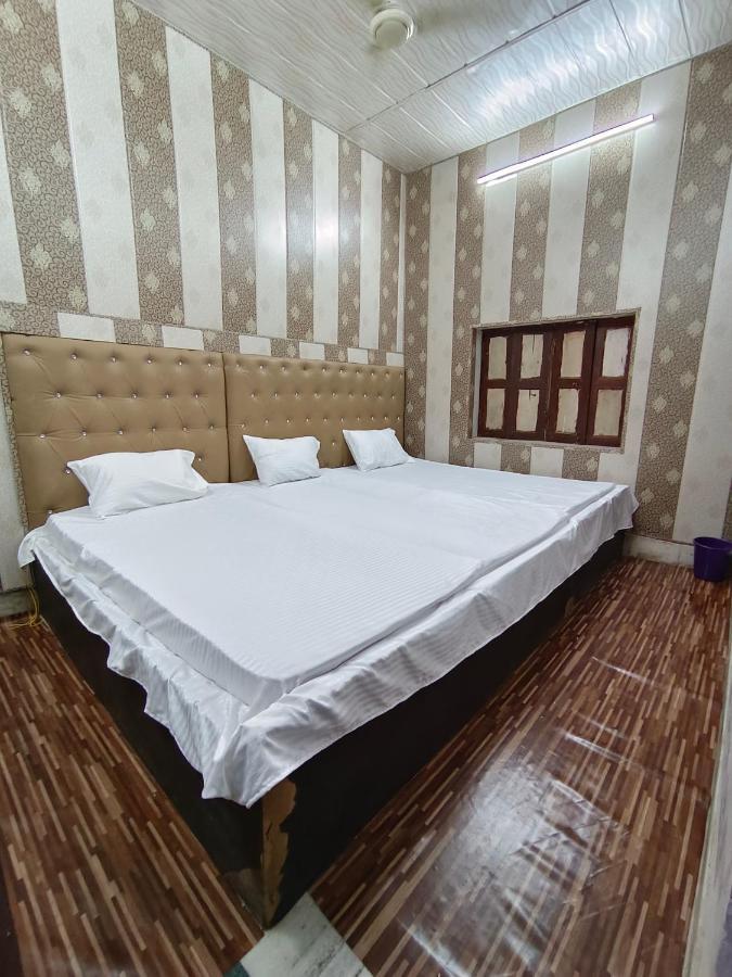 אגרה Hotel India Inn Walking Distance From Taj Mahal-- Rooftop Taj Mahal View מראה חיצוני תמונה