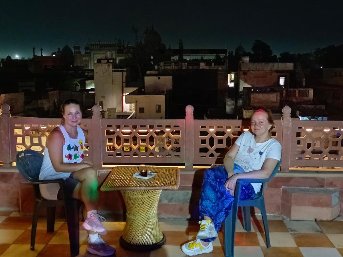 אגרה Hotel India Inn Walking Distance From Taj Mahal-- Rooftop Taj Mahal View מראה חיצוני תמונה