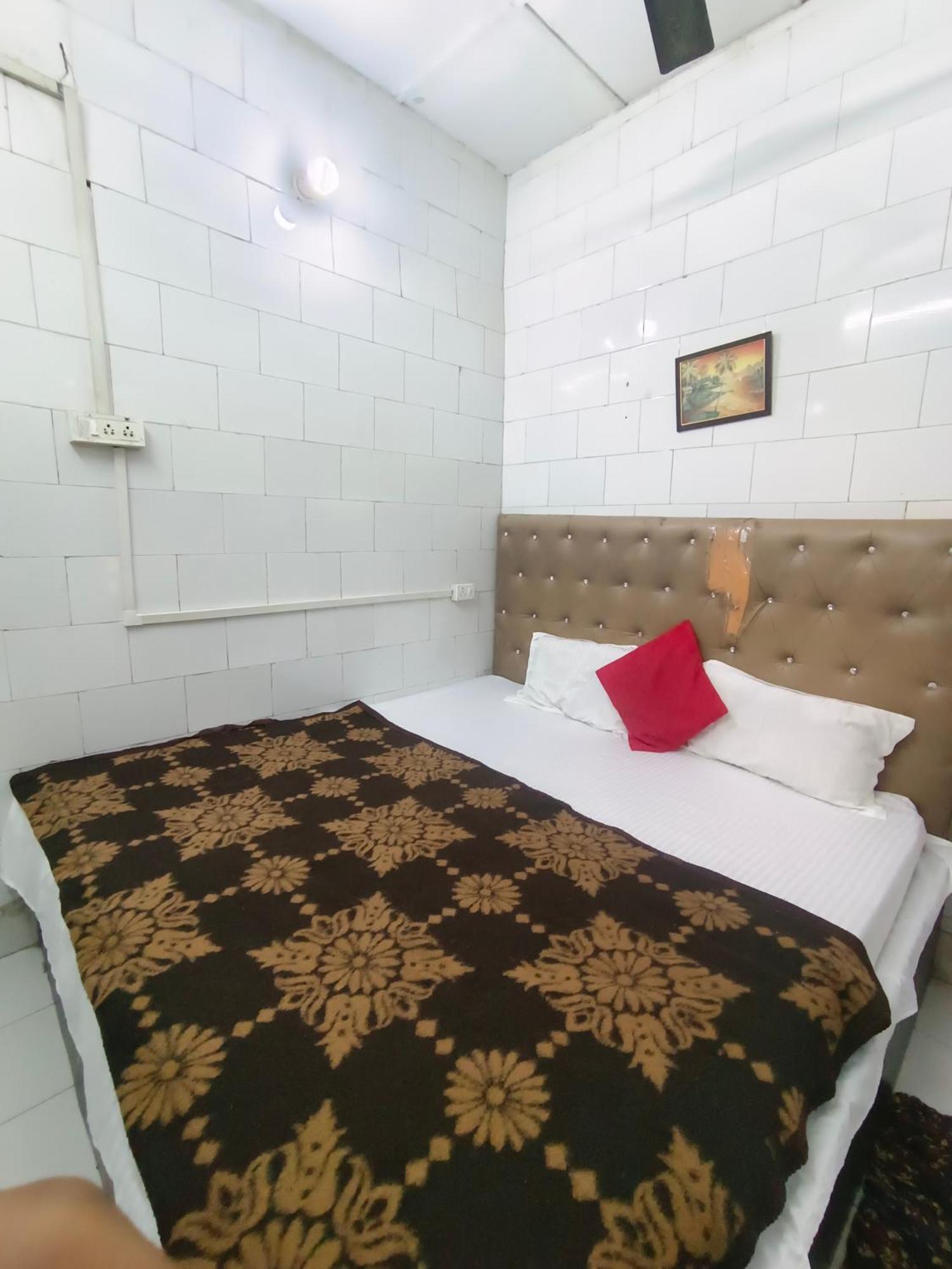 אגרה Hotel India Inn Walking Distance From Taj Mahal-- Rooftop Taj Mahal View מראה חיצוני תמונה