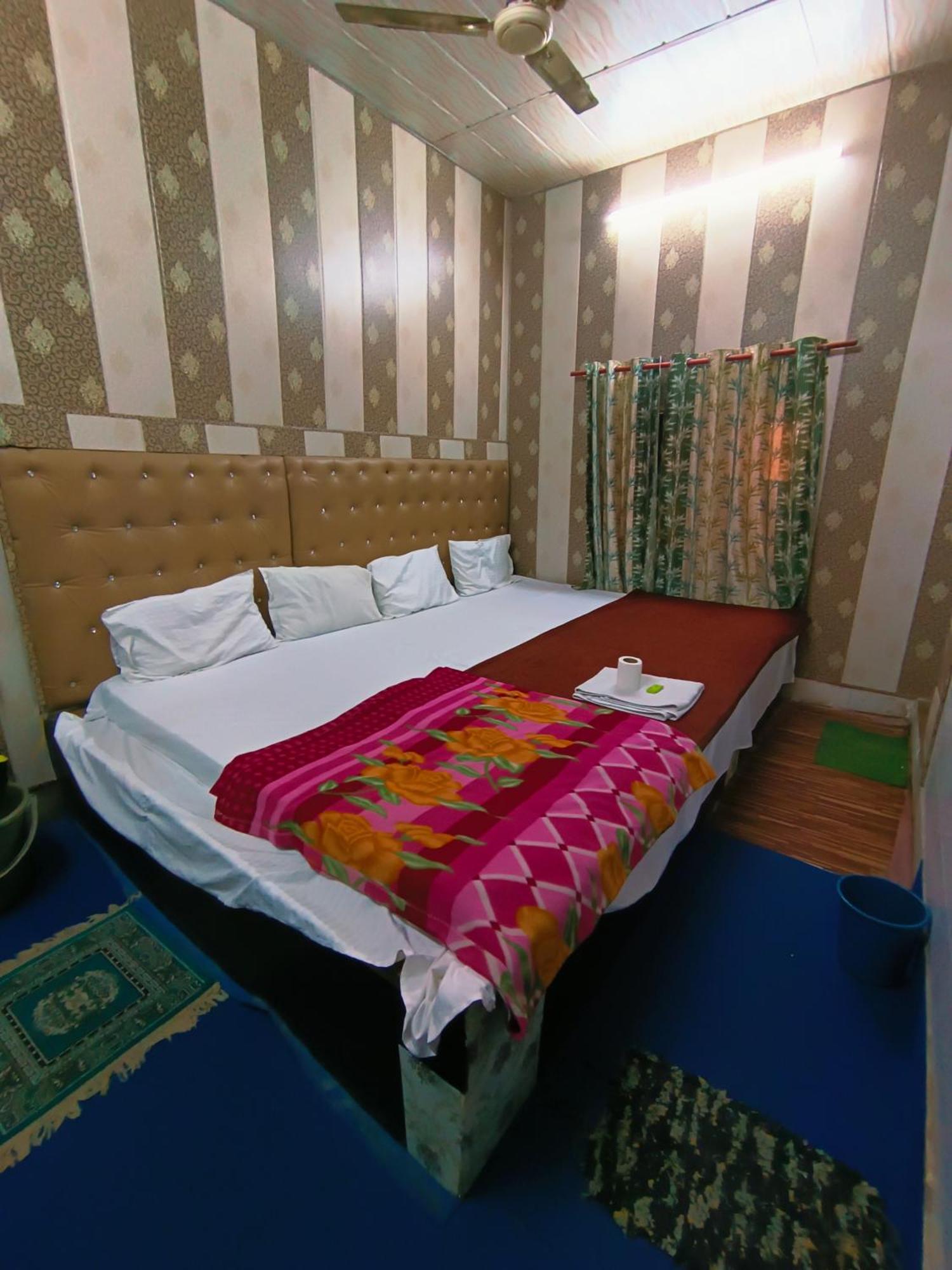 אגרה Hotel India Inn Walking Distance From Taj Mahal-- Rooftop Taj Mahal View מראה חיצוני תמונה