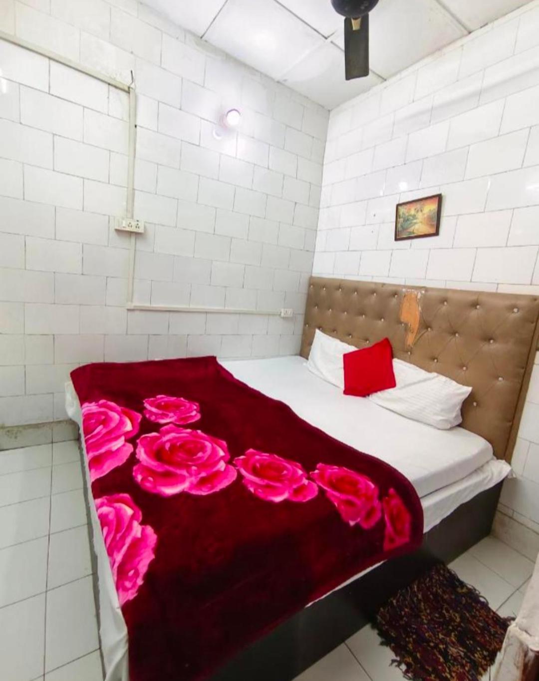אגרה Hotel India Inn Walking Distance From Taj Mahal-- Rooftop Taj Mahal View מראה חיצוני תמונה