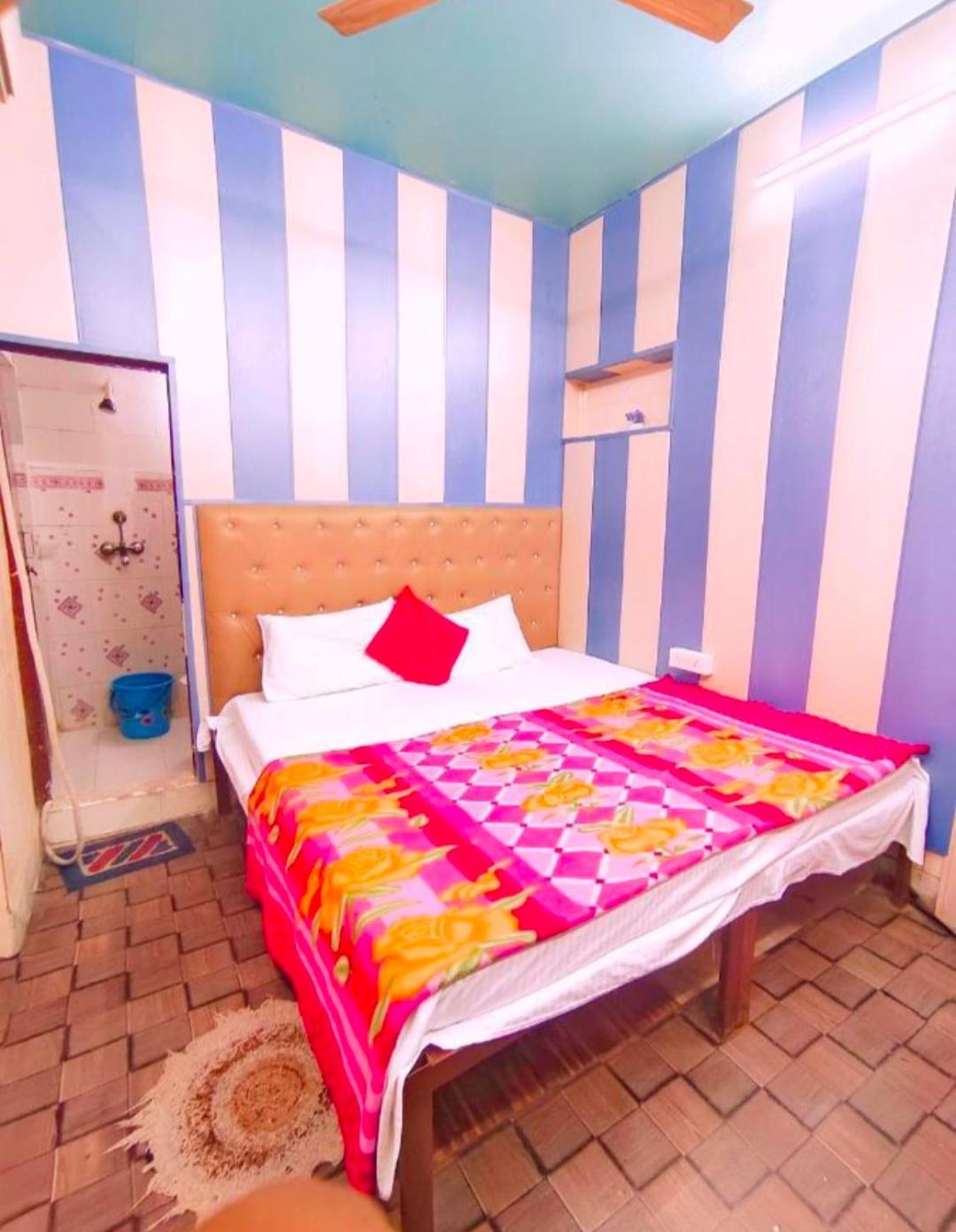 אגרה Hotel India Inn Walking Distance From Taj Mahal-- Rooftop Taj Mahal View מראה חיצוני תמונה