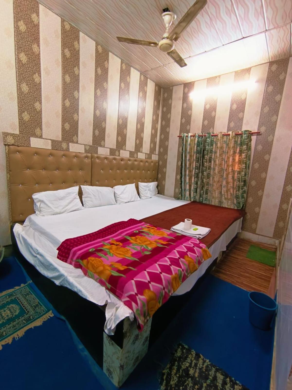 אגרה Hotel India Inn Walking Distance From Taj Mahal-- Rooftop Taj Mahal View מראה חיצוני תמונה